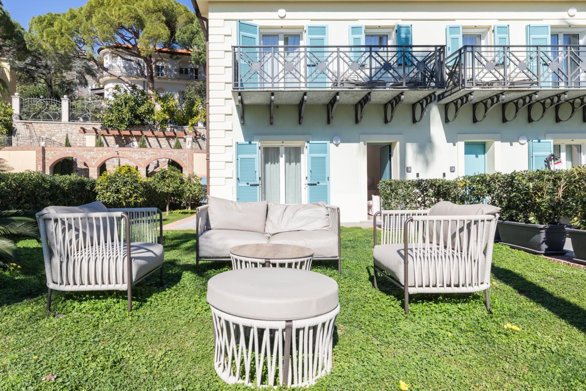 Alaxia Resort Alassio Esterno foto